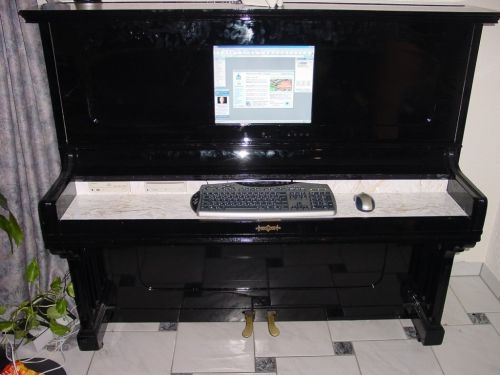 Computer Funny Pictures new piano